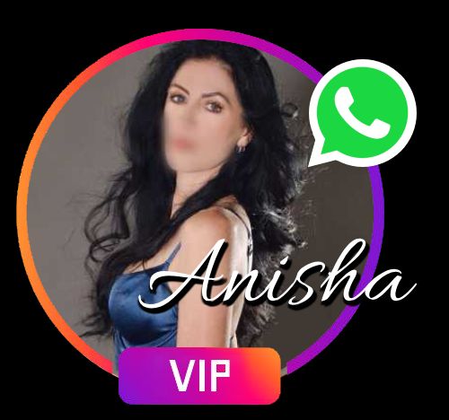 Anisha scort brasileña ojos azules.