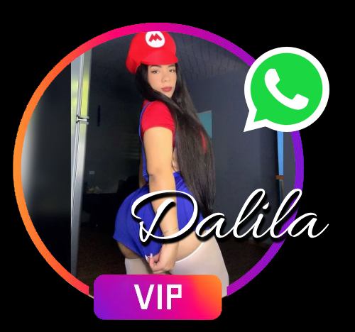 Dalila bella chica pompudita en selfie.